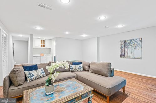 11760 Great Owl Cir, Herndon VA  20194-1169 exterior