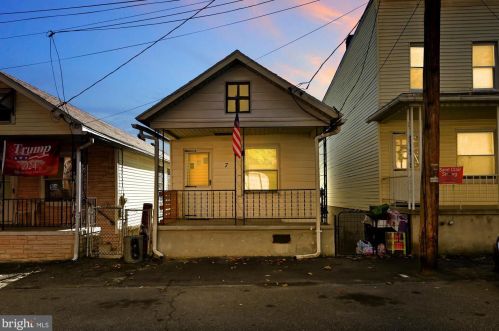 7 Pike St, Primrose PA  17901-8619 exterior