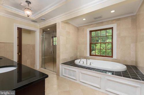 80 Mapleton Rd, Princeton NJ  08540-9668 exterior