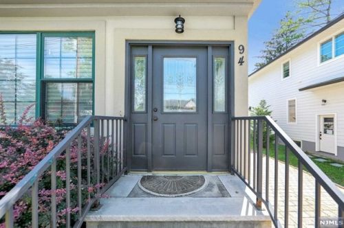 94 Westervelt Pl, Cresskill, NJ 07626-1620