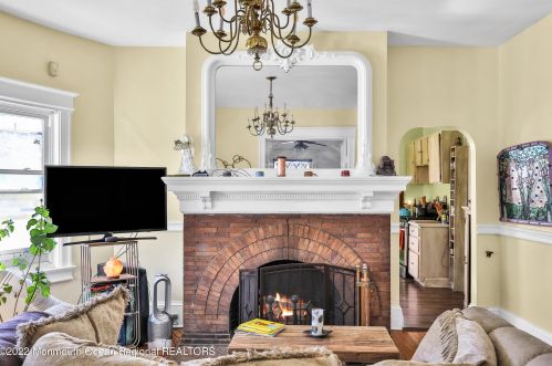 600 3rd Ave, Tinton Falls NJ  07712-5931 exterior