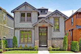 2170 Stoney Creek Dr, Bellevue, WA 98027-8672