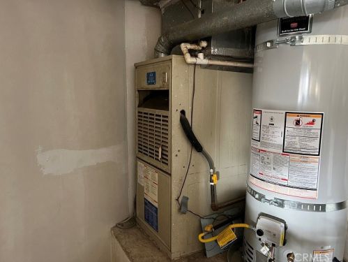 19233 Bergamont Dr, Riverside CA 92508-6275 exterior