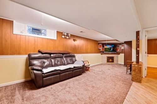 8749 Merrill St, Niles IL  60714-1922 exterior