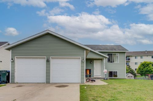 916 4th St, Byron, MN 55920-1530