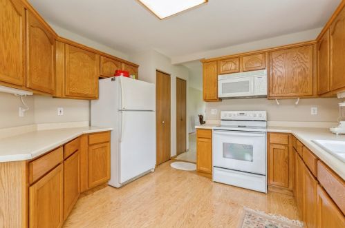 188 Mclaren Dr, Sycamore IL  60178-2255 exterior