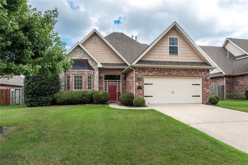 226 Chantilly Ave, Springdale, AR 72764-7534