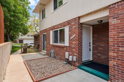 9747 Lane St, Denver CO  80260-5956 exterior