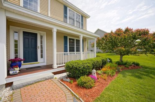 18 Pineo Farms Rd, Seabrook, NH 03874-4197