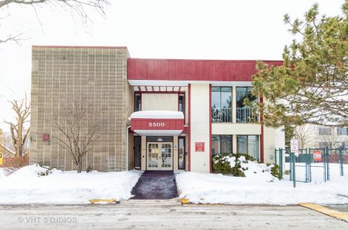 5550 Astor Ln, Rolling Meadows IL  60008-4125 exterior