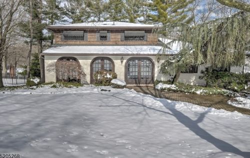 19 Black Watch Trl, Morristown, NJ 07960-3601