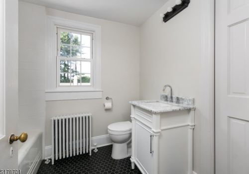 715 Cherry Valley Rd, Princeton NJ  08540-7920 exterior