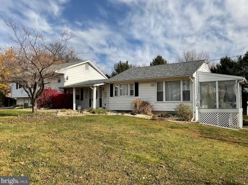 84 61st St, Harrisburg, PA 17111-4306