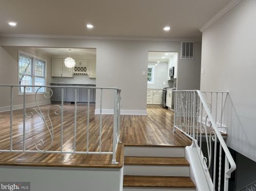 16 Hastings Ct, Blenheim, NJ 08012-1418