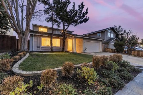 6821 Muscat Dr, San Jose, CA 95119-1853