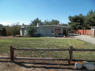 17618 Sultana St, Hesperia, CA 92345-6573