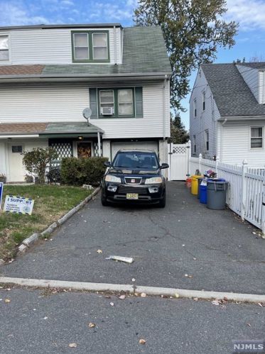 87 Westervelt Pl, Teaneck, NJ 07666-6021