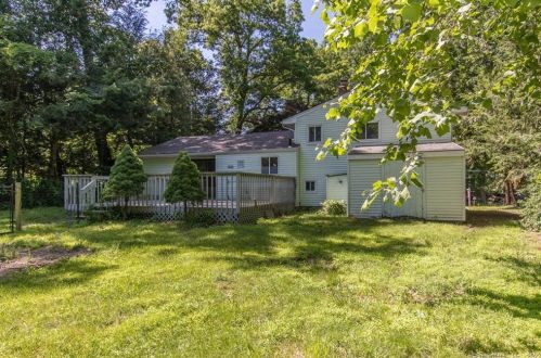 31 Algonquin Rd, Norwalk, CT 06851-1809