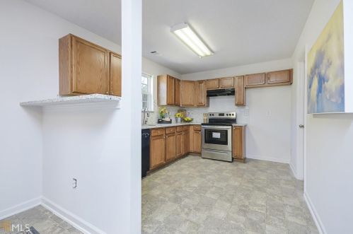 5274 Hanover St, Atlanta GA  30349-5278 exterior