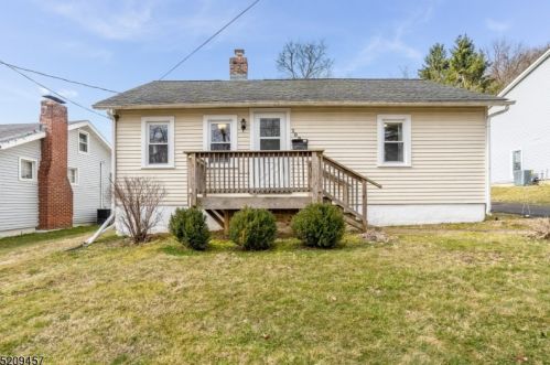 102 Vail St, Hackettstown NJ 07840-1220 exterior