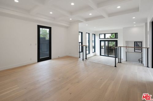 3523 Dixie Canyon Pl, Van Nuys CA  91423-4820 exterior