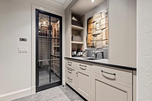 395 Beverly Rd, Atlanta GA  30309-2728 exterior