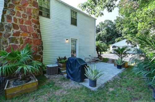 174 Mill St, Southington, CT 06489-3006