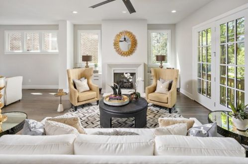 4007 Haverhill Dr, Atlanta GA  30342-3881 exterior