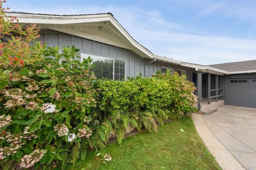 11 Knight Dr, San Rafael, CA 94901-2530