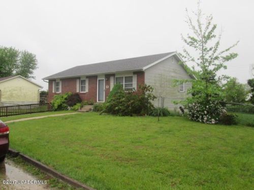 105 Sunset Dr, Linn, MO 65051-3537