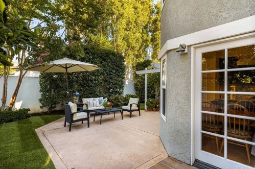16 Chenile, Irvine CA  92614-7528 exterior