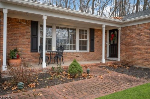 21 Junard Dr, Morristown, NJ 07960-2501