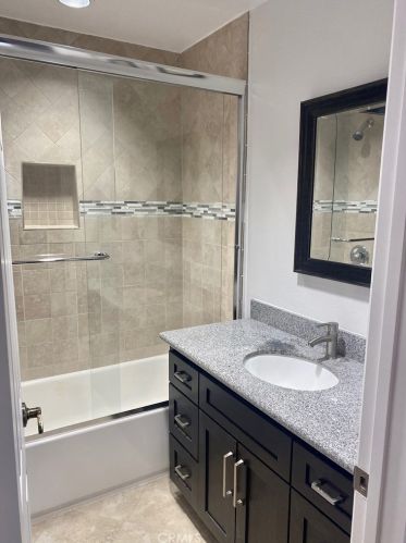 982 Calle La Primavera, Glendale CA  91208-3029 exterior