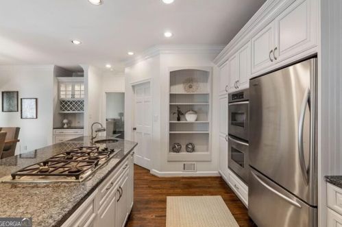 500 Highbrook Dr, Atlanta GA  30342-2319 exterior