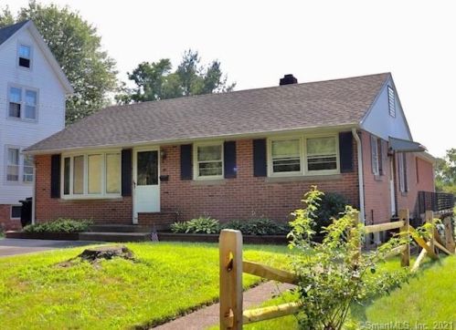 59 Butternut St, Middletown, CT 06457-3001
