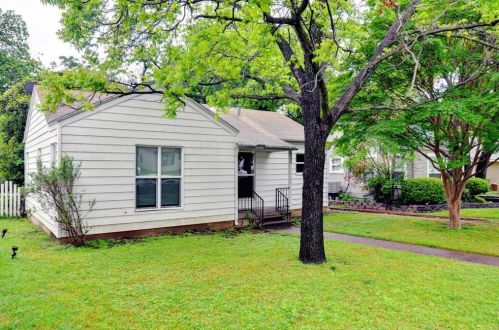 4921 Pershing Ave, Fort Worth TX  76107-4931 exterior