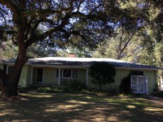 749 Willow Lake Rd, Charleston, SC 29412-9163