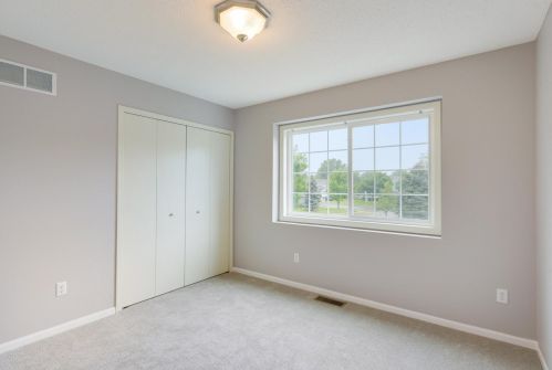 2093 Gresham Ave, Saint Paul MN  55128-4409 exterior
