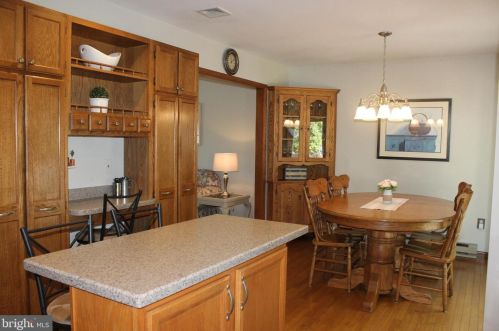 2482 Creek View Dr, Lancaster PA  17602-1451 exterior