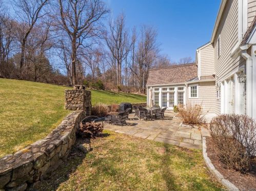 4 Holly Pl, Wilton, CT 06897-3908