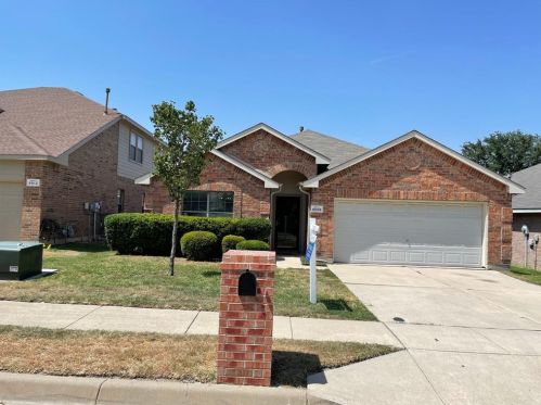 9808 Autumn Sage Dr, Fort Worth, TX 76108-4812