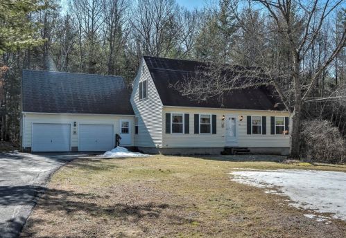 123 Fox Run Rd, Hinsdale, NH 03451-2411