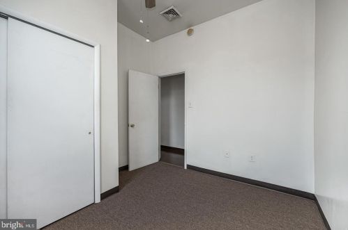 1542 15 St, Philadelphia PA 19146-4806 exterior