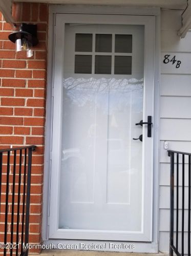 84 Yorktowne Pkwy, Lakehurst, NJ 08759-6349