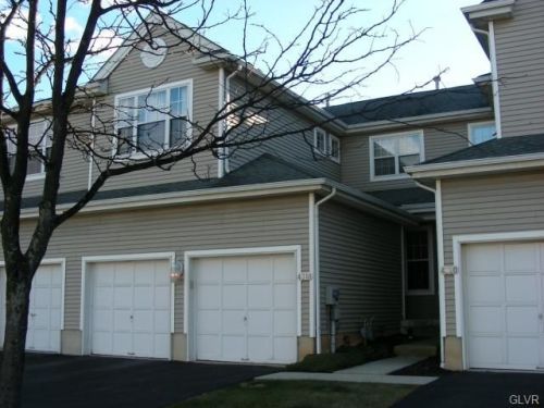 4318 Creek Rd, Allentown, PA 18104-3397
