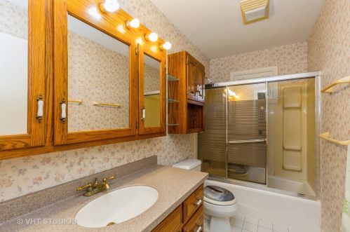 15354 Plank Rd, Sycamore IL  60178-8743 exterior