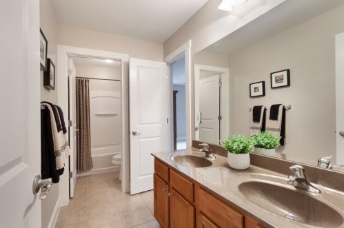 2035 Hatteras Way, Atlanta GA  30318-1084 exterior