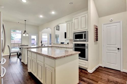 2036 Doolan Dr, Conroe TX  77301-4105 exterior