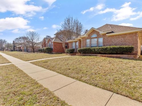1702 Shady Creek Dr, Lewisville TX  75067-4991 exterior