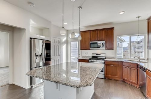 26198 Maple Dr, Aurora CO 80018 exterior